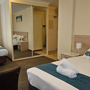 Royal Family Spa Suite